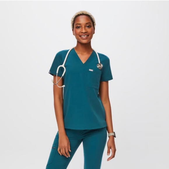 Figs Tops Figs Catarina One Pocket Scrub Top In Caribbean Blue 5xl